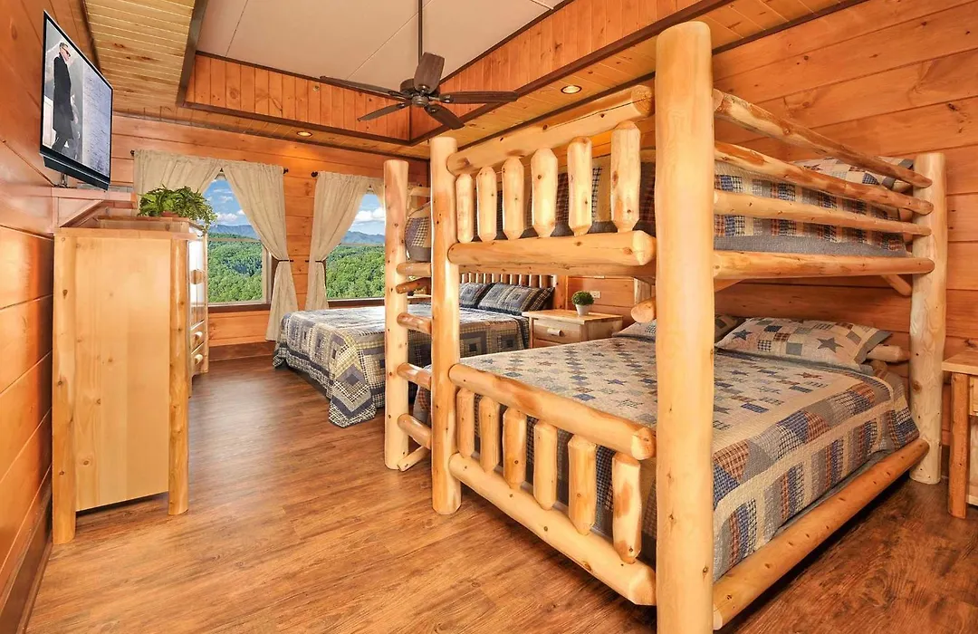 Skyview Mansion:13Bdrm, 17Bath, Sleeps 70, Indoor Pool, Amazing Views-1
